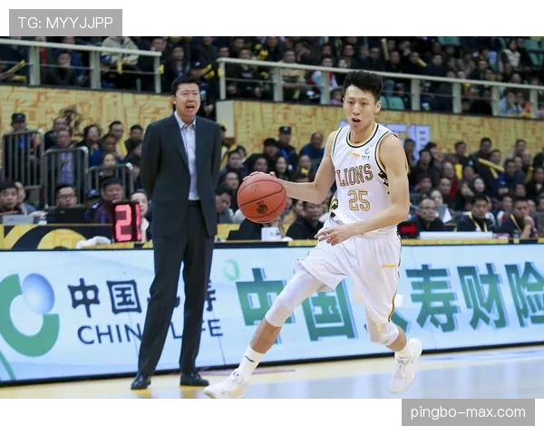 篮球新规则调整,翻腕违例到底怎么判定才算犯规? 篮球新规则调整,翻腕违例到底怎么判定才算犯规?